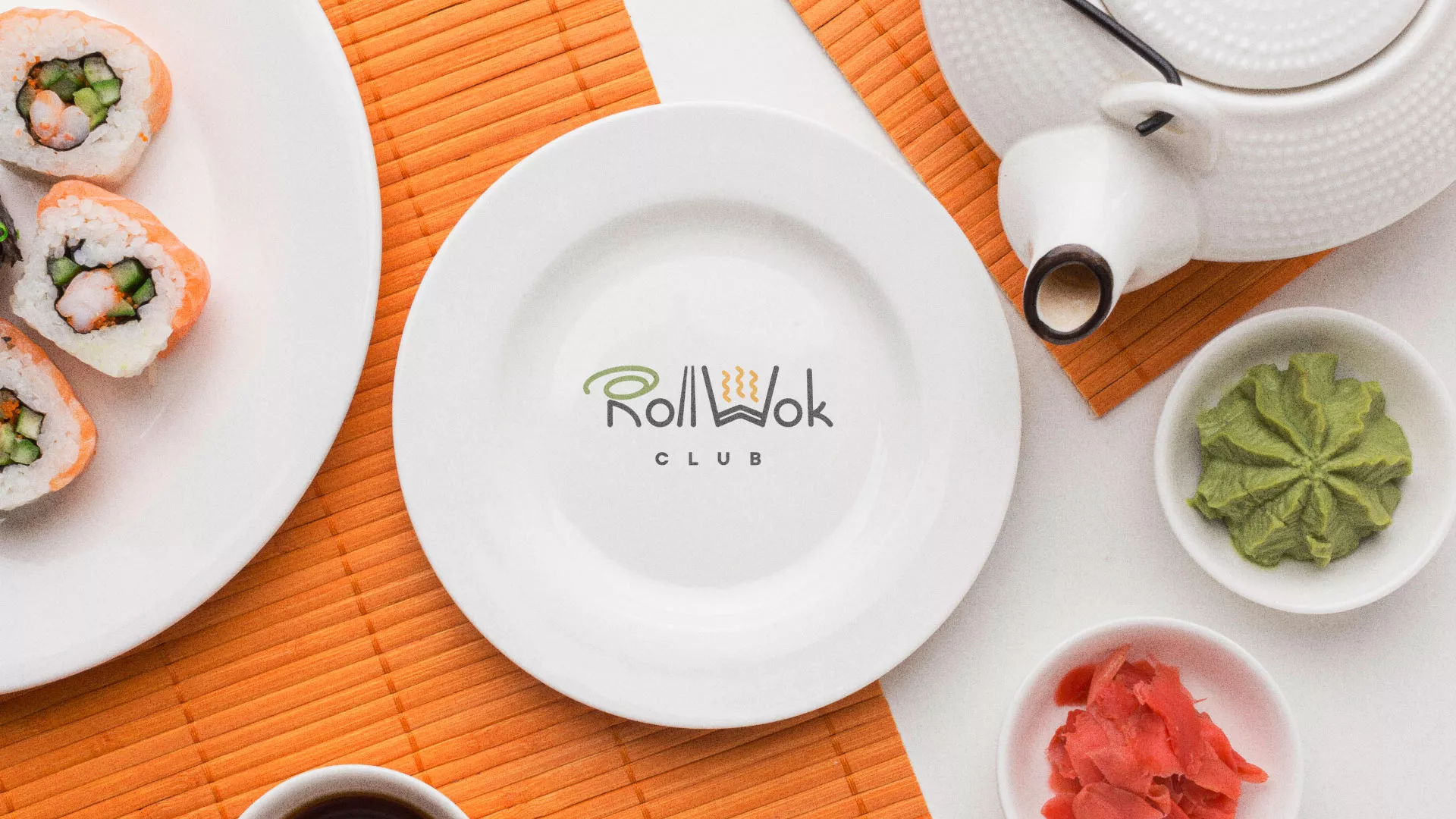 Разработка логотипа и фирменного стиля в Онеге для суши-бара «Roll Wok Club» Разработка логотипа и фирменного стиля в Онеге для суши-бара «Roll Wok Club»